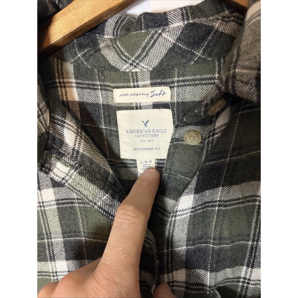 American Eagle Women’s Green White Plaid Button Up Shirt Soft Large - Picture 2 of 4